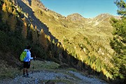 86 Di fronte il sentiero per i Laghi Gemelli